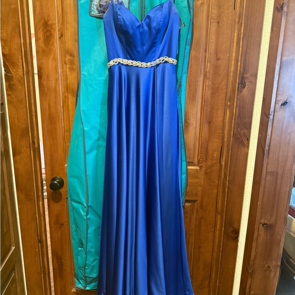 Ellie Wilde Blue Gown Sweetheart Neckline Sleeveless Prom Dress